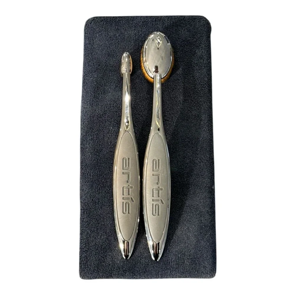 Artis Makeup Brushes Elite Oval 3 & Elite Oval 6 plus Cleaning Pad.